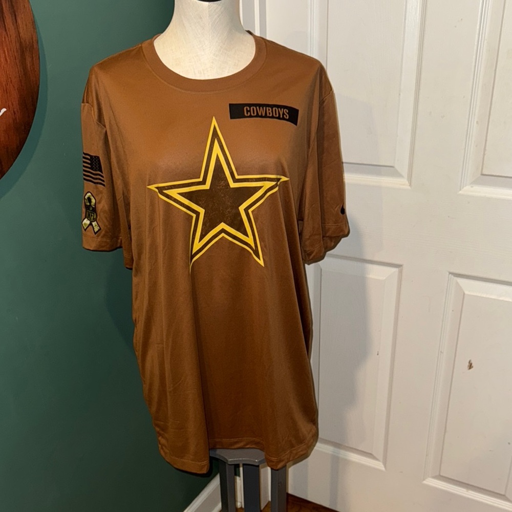 NWT Nike Dallas Cowboys Shirt Mens XL Brown Salute Service Military Flag Camo